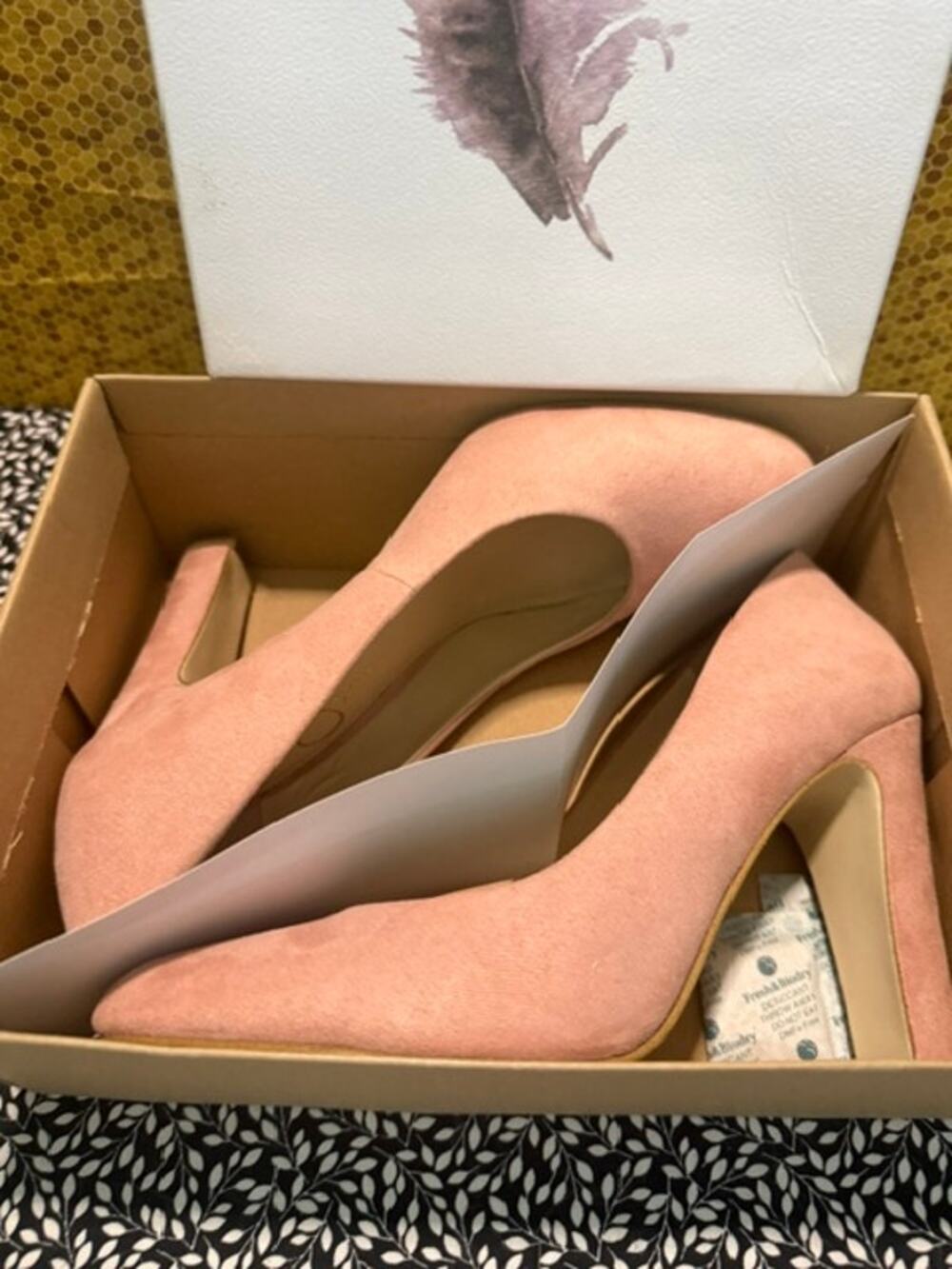 JESSICA SIMPSON BLUSH PINK SUEDE ROUND -TOE PIMPS ( SIZE 9 ) USED